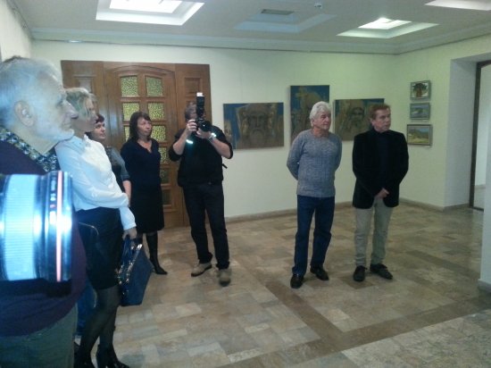 Выставка картин Сергея Панова открылась в МИД ПМР ко Дню основания Тирасполя.